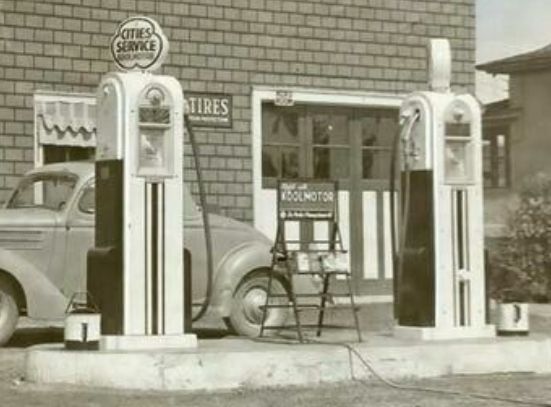GasWayne60s.jpg
