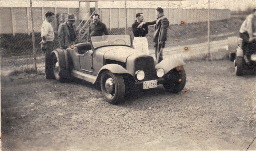 Gillis custom roadster.jpg