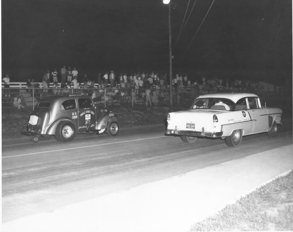 GOLDEN_ANGEL_VS_55_CHEVY-vi.jpg