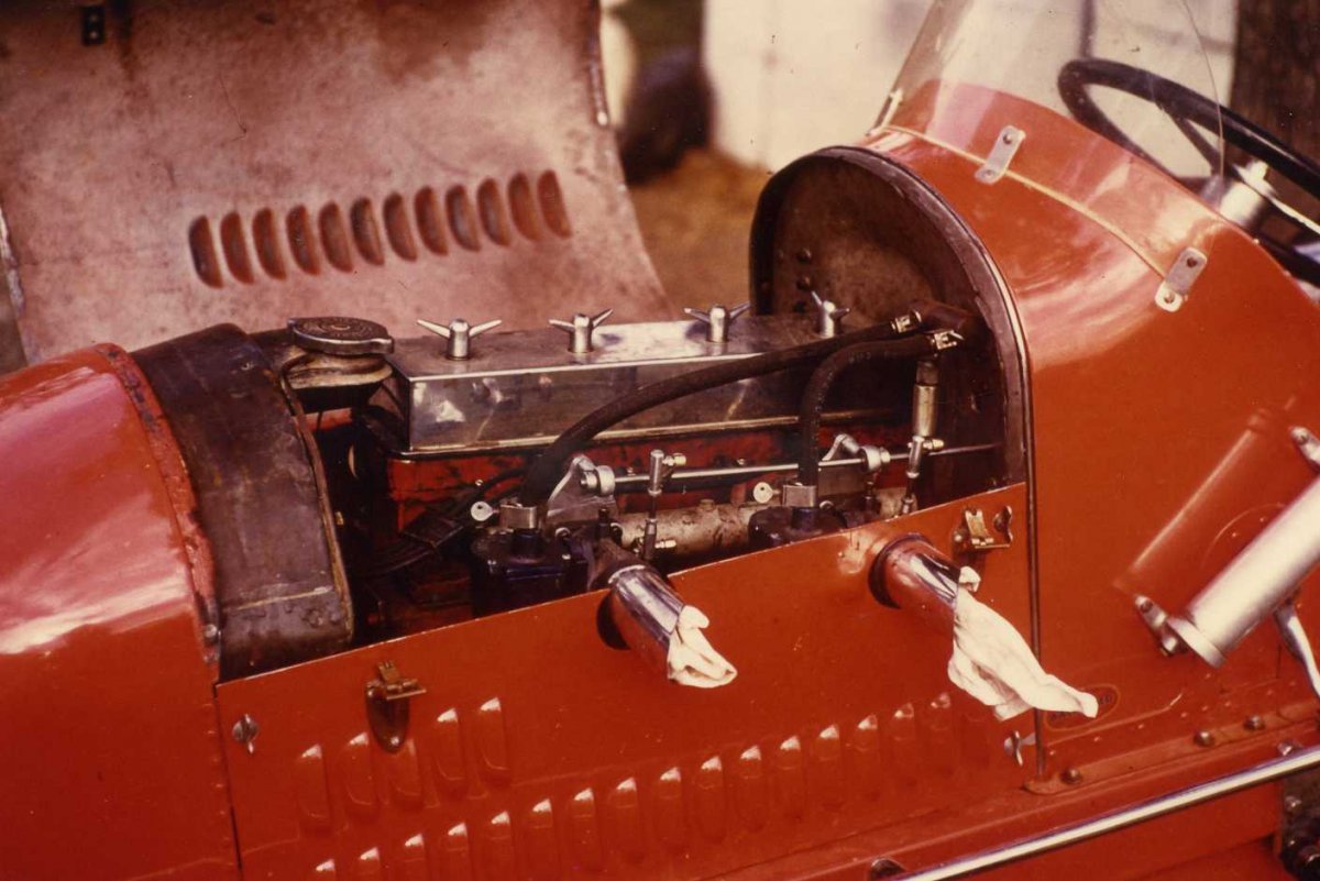 Golladay Fergy Midget engine.jpg