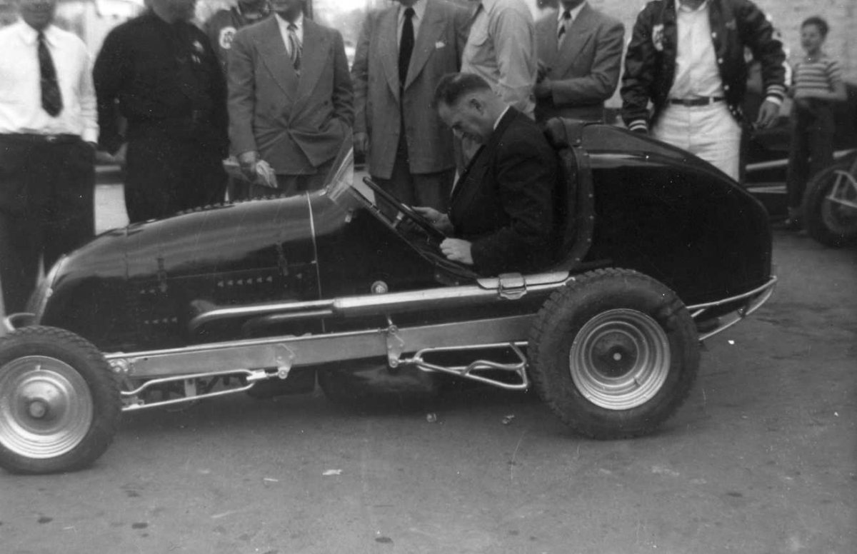 Golladay V8-60 Midget and Sac mayor.jpg