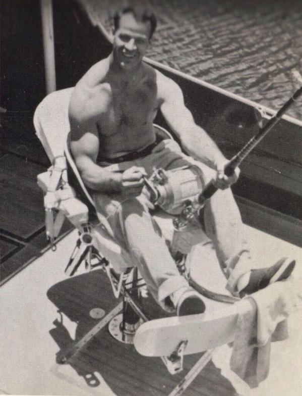 Gordie Howe fishing.jpg