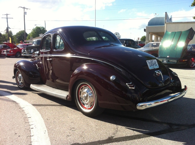 Great maroon 40 coupe in Spfld..jpg