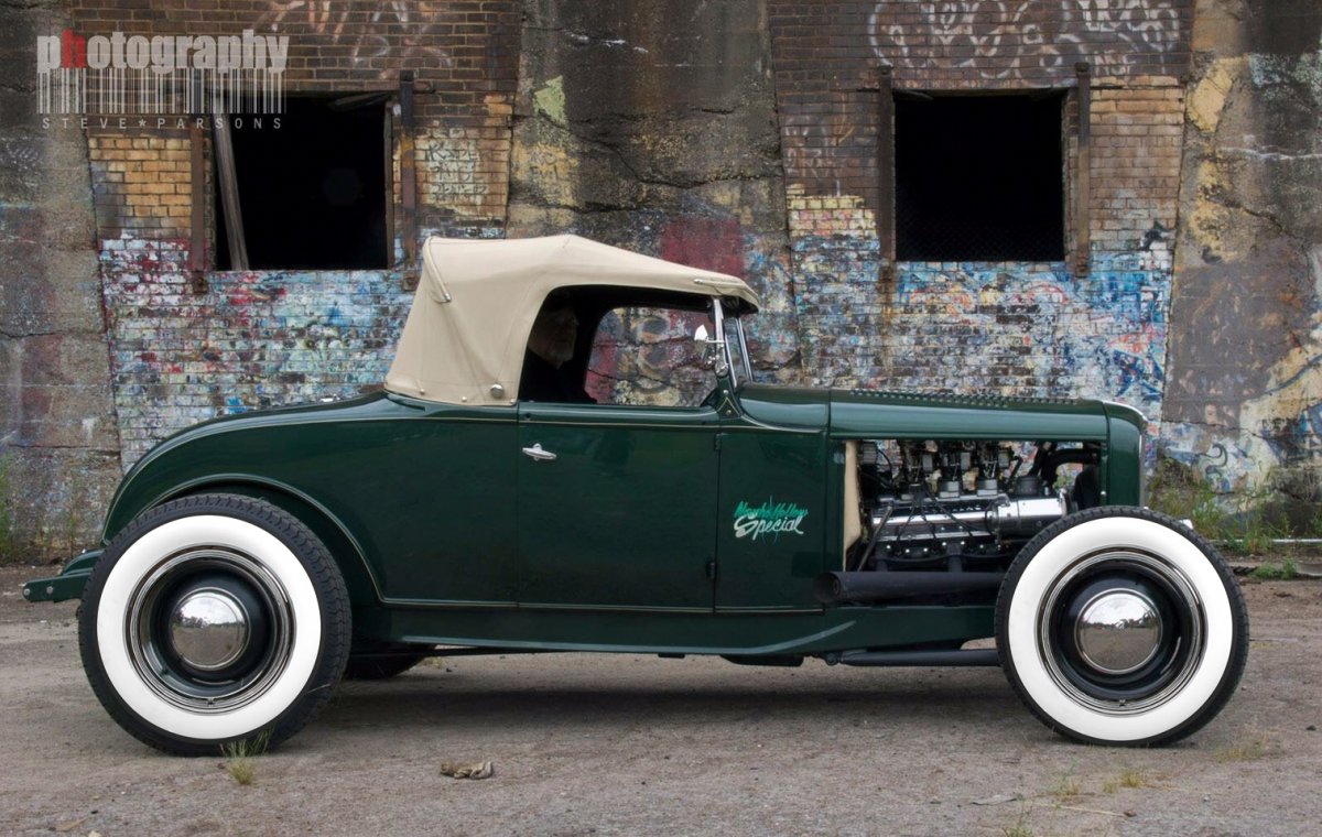 green roadster.jpg