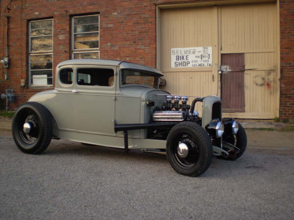 Grey 32 Ford.JPG