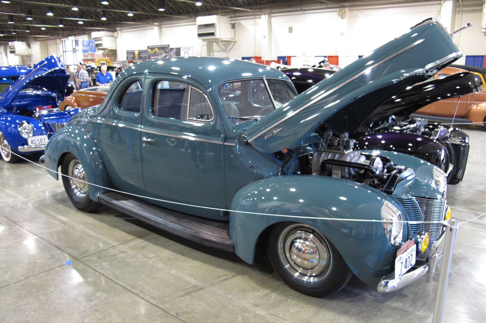 gross-1940-ford-front-three-quarter_JPG.jpg