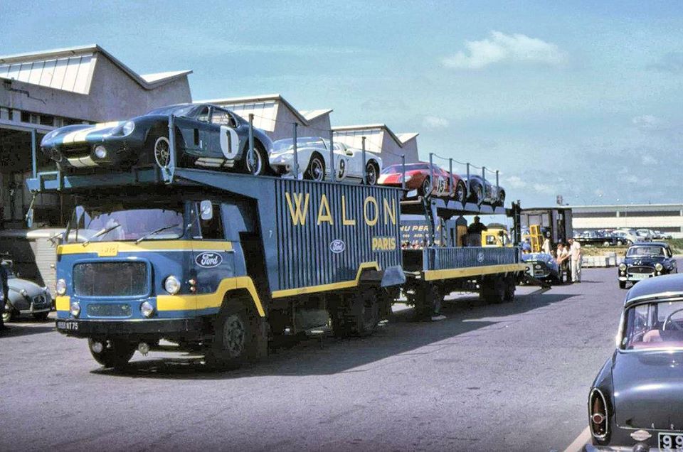 GT 40 Hauler at LeMans.jpg