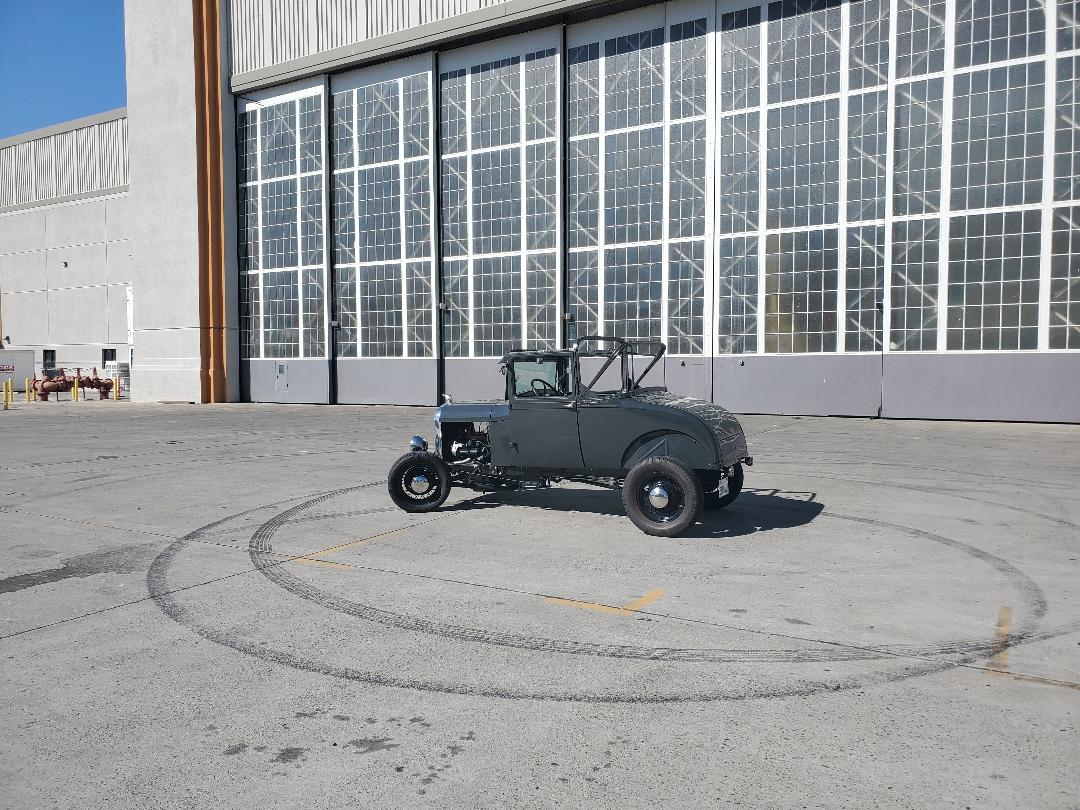 hangar1.jpg