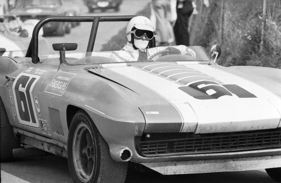 Hard charging Jerry Thompson in his Corvette C2 # 61.jpg