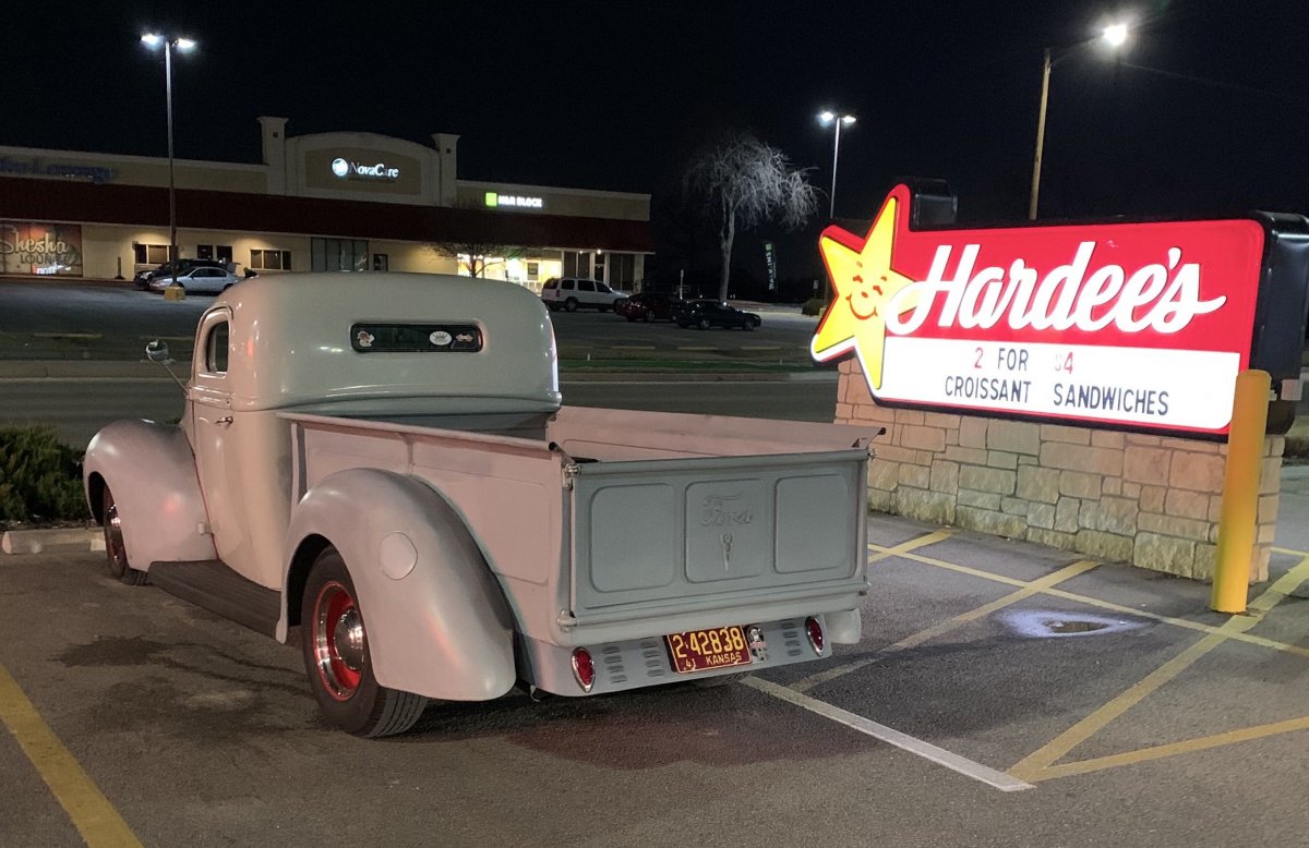 hardees.jpg