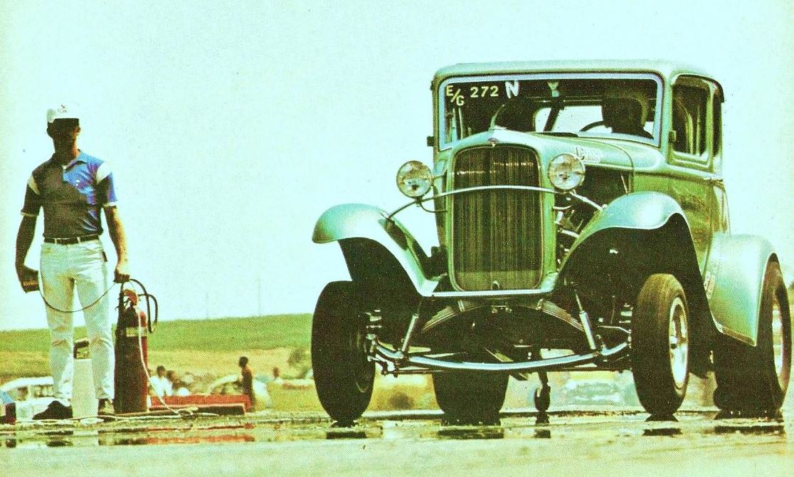 Harry Luzder s 1932 Ford coupe at launch.JPG