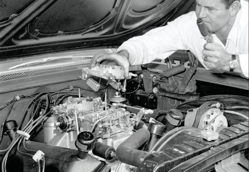 Hayden Proffitt carb adjustments on Chevy mystery engine.JPG