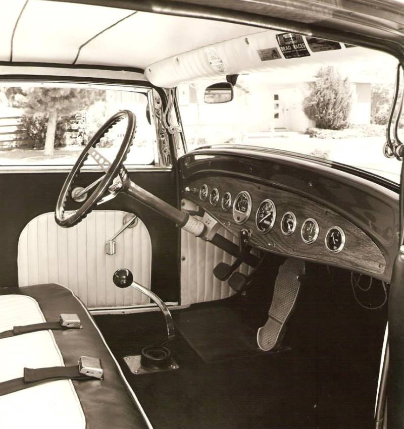 'HEMI 32' Interior - 1973.jpg