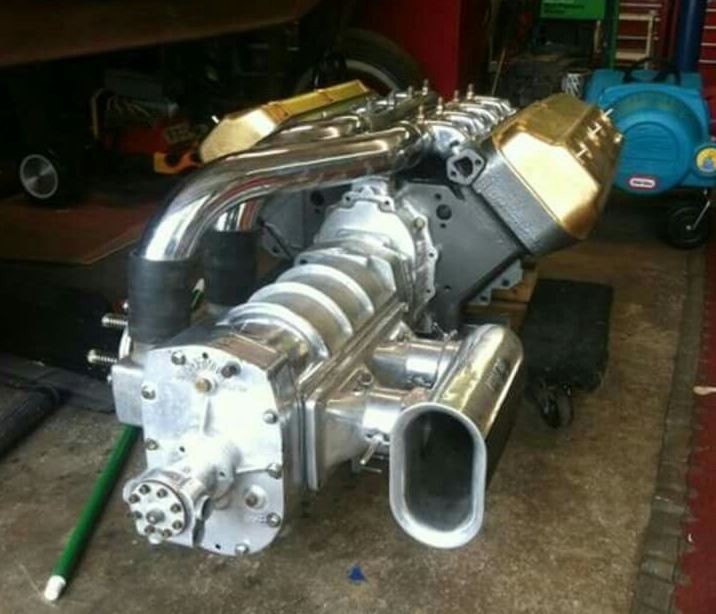 hemi14a int.JPG