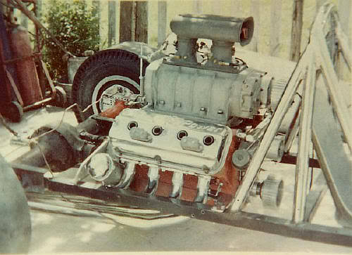 hemi17 int.jpg