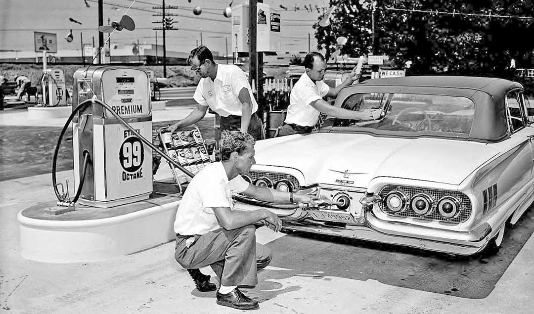 Hi-Octane-Gasoline-Station-Give-Away-1960-Ford-T-Bird-1-1080x635.jpg