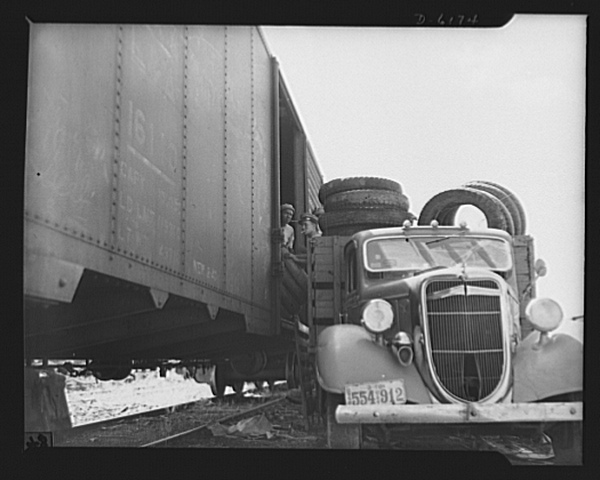 historic_american_junkyard_and_crash_photos22.jpg