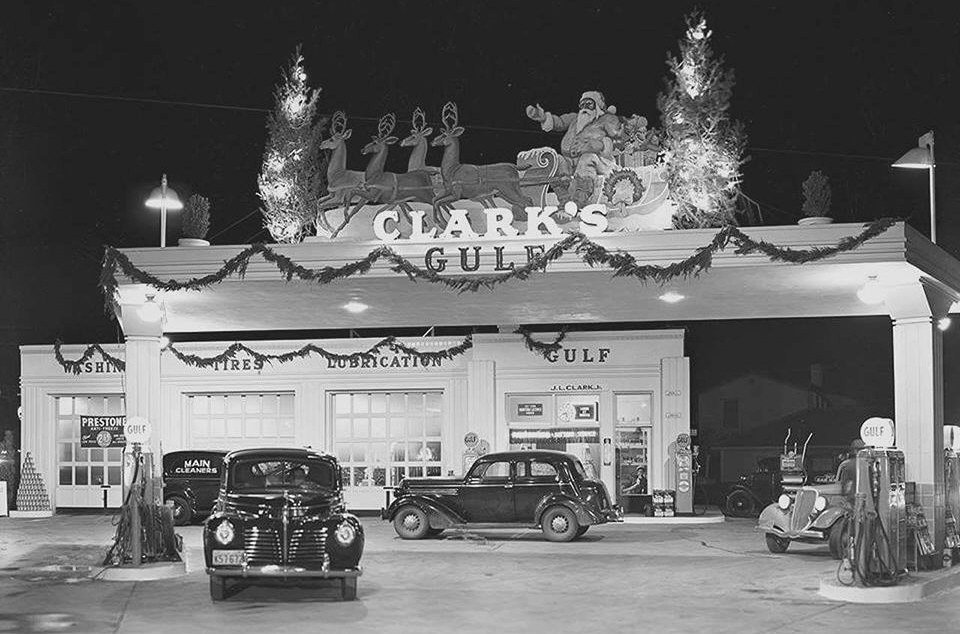 holiday Christmas car 1940 gas station.jpg