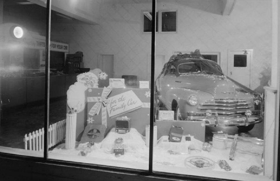 holiday Christmas car dealership 1947 Chevy.jpg