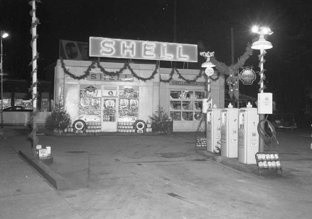holiday Christmas car gas station 1942 Shell at Christmas.jpg