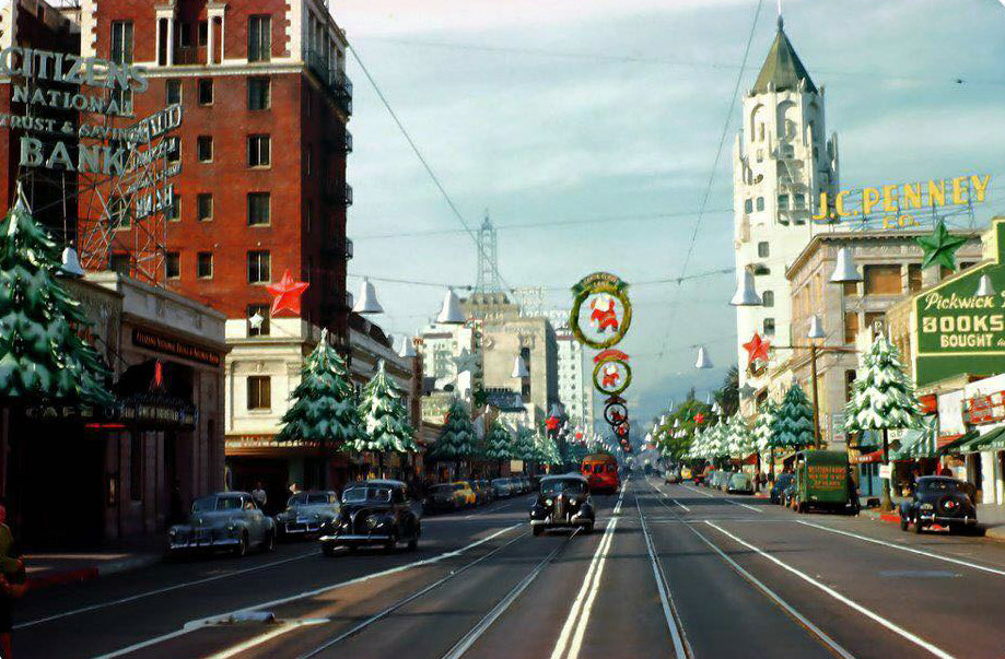 holiday Christmas street scene 1945 LA CA.jpg