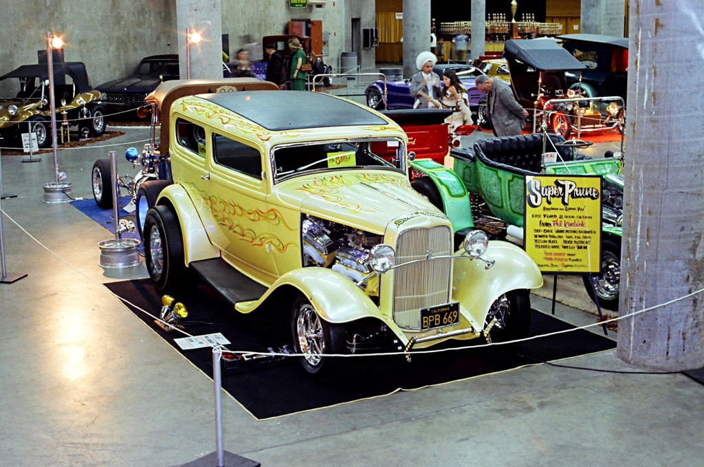 hopped1932FordSedanSuperPrune_-vi.jpg