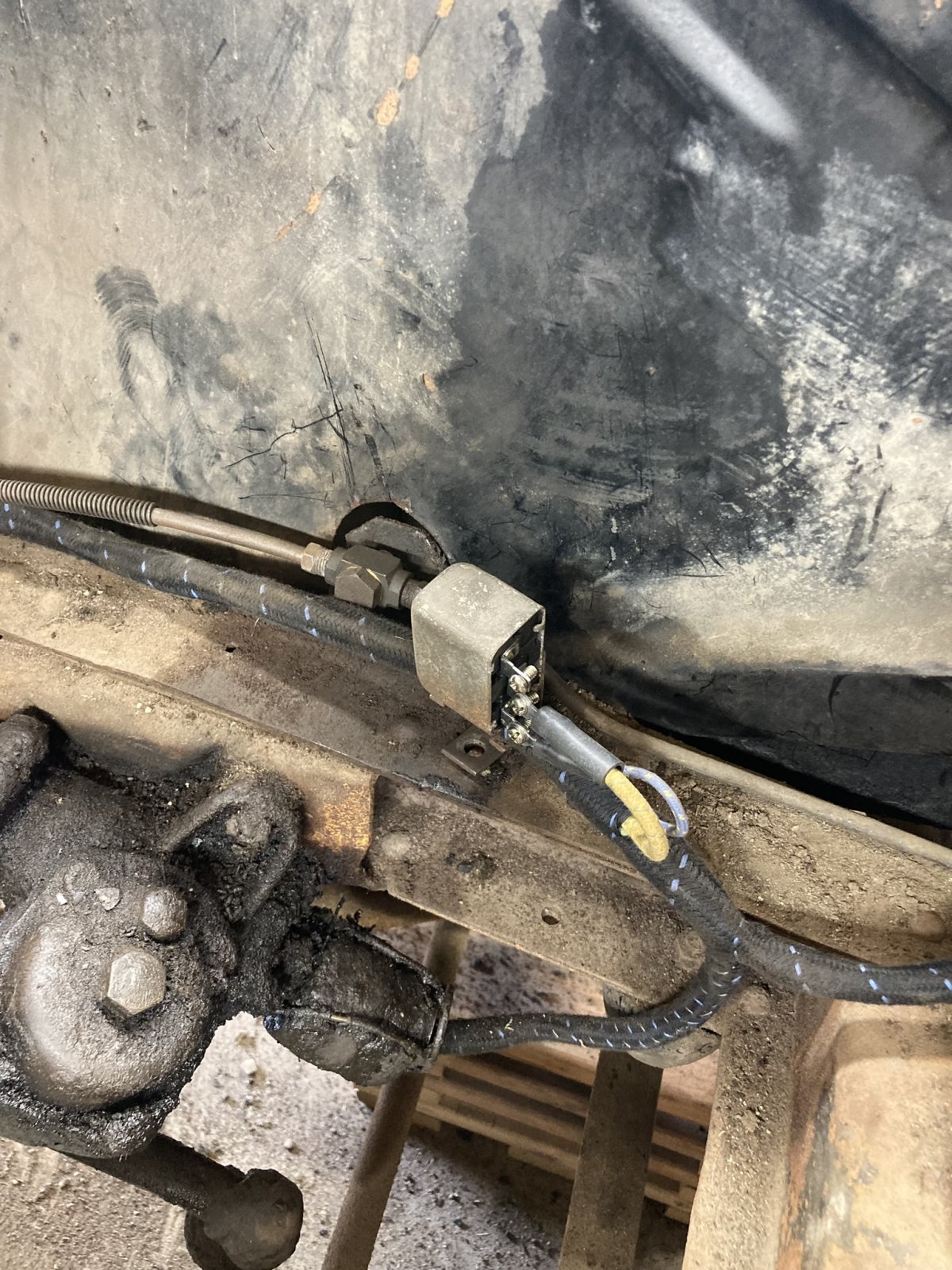 Horn Relay 12V Installed.JPEG