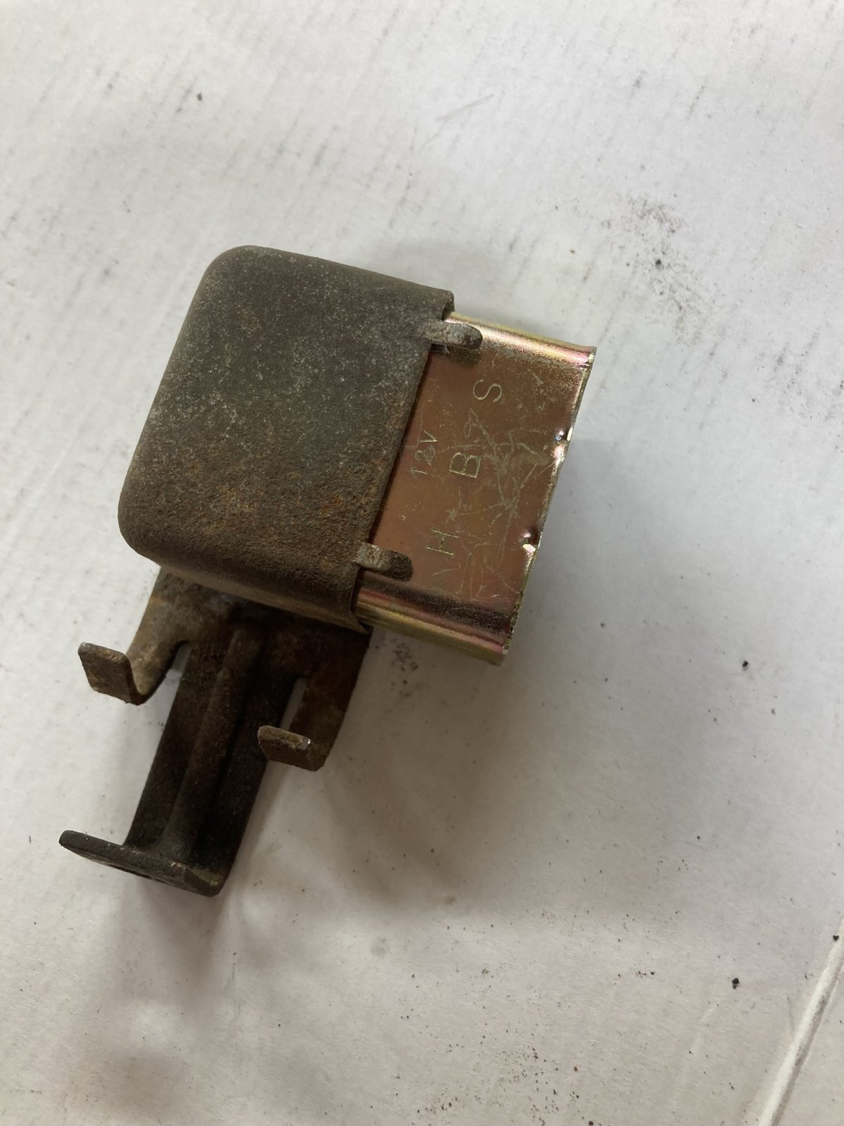 Horn Relay Lid New in Old.JPEG