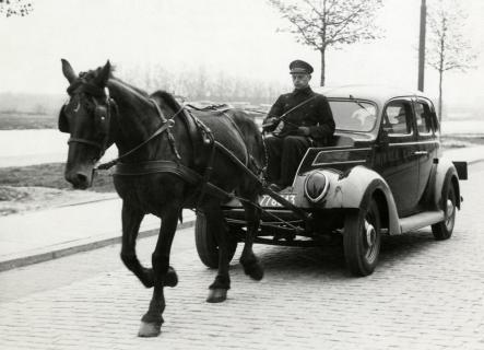 horse-drawn-car-circa-wwii1.jpg