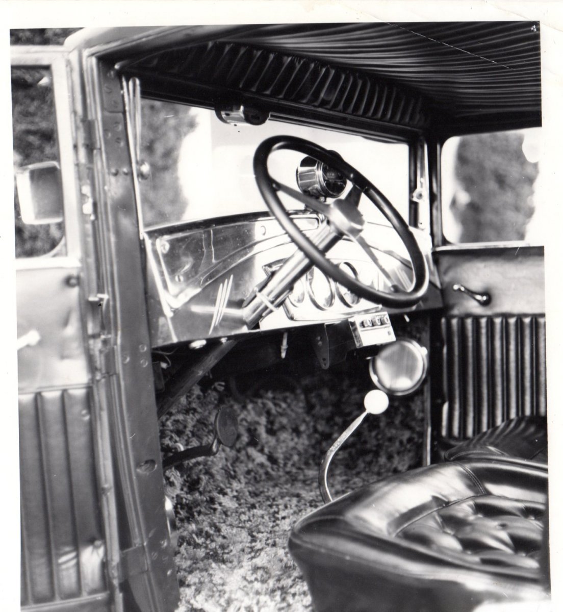 Hot rod with Mustang seats.jpg