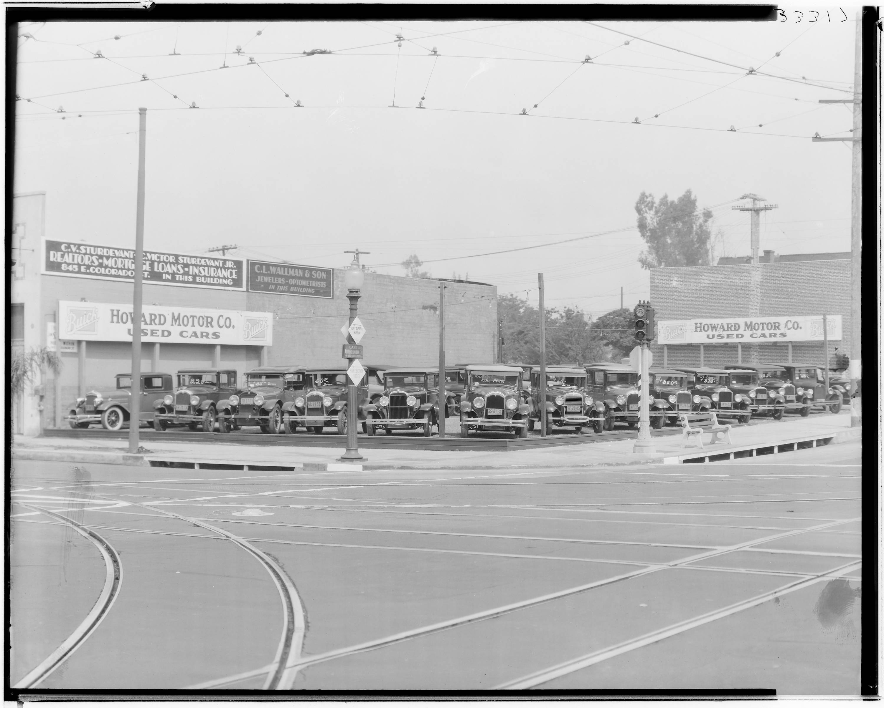 Howard Motor Company used car lot, 1241 East Colorado, Pasadena. 1931.1.jpg