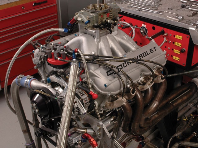 hrdp_0803_06_z-chevy_nascar_engine-.jpg