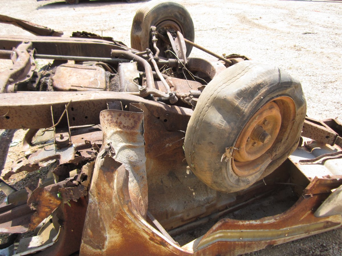 hub cap 2 012.JPG
