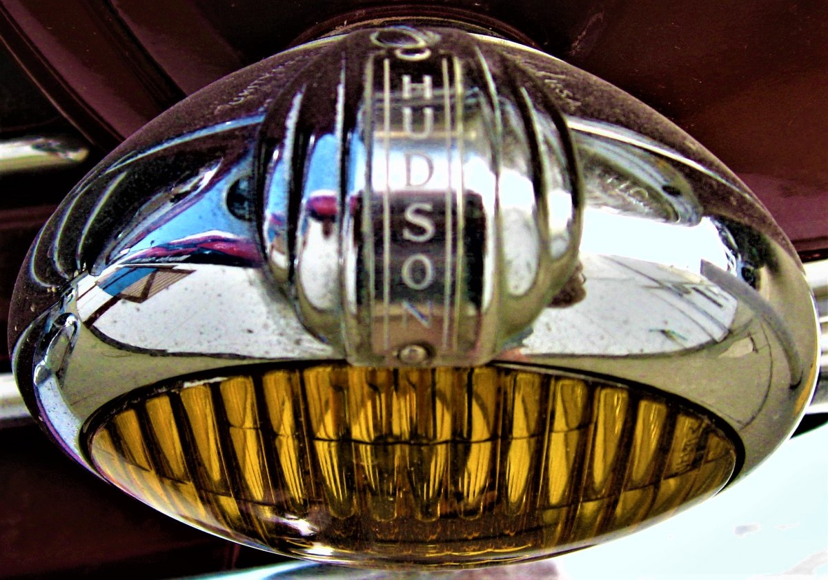 HUDSON badge on unity light (3).JPG