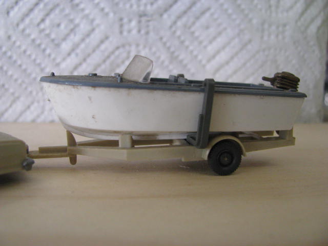 IlluminatedDisplayCase3 035.jpg