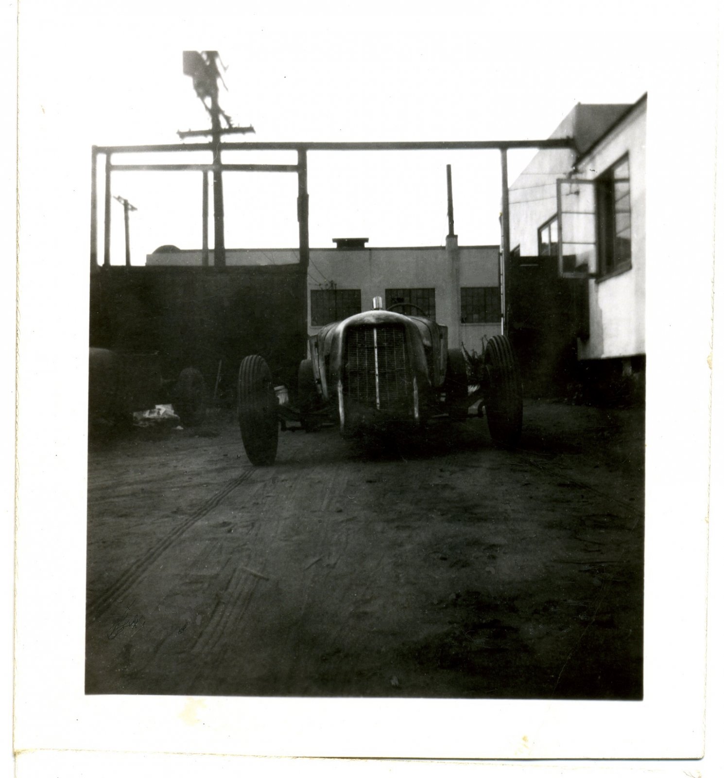 img140 under construction at F&J Engineering1948EAEphto.jpg