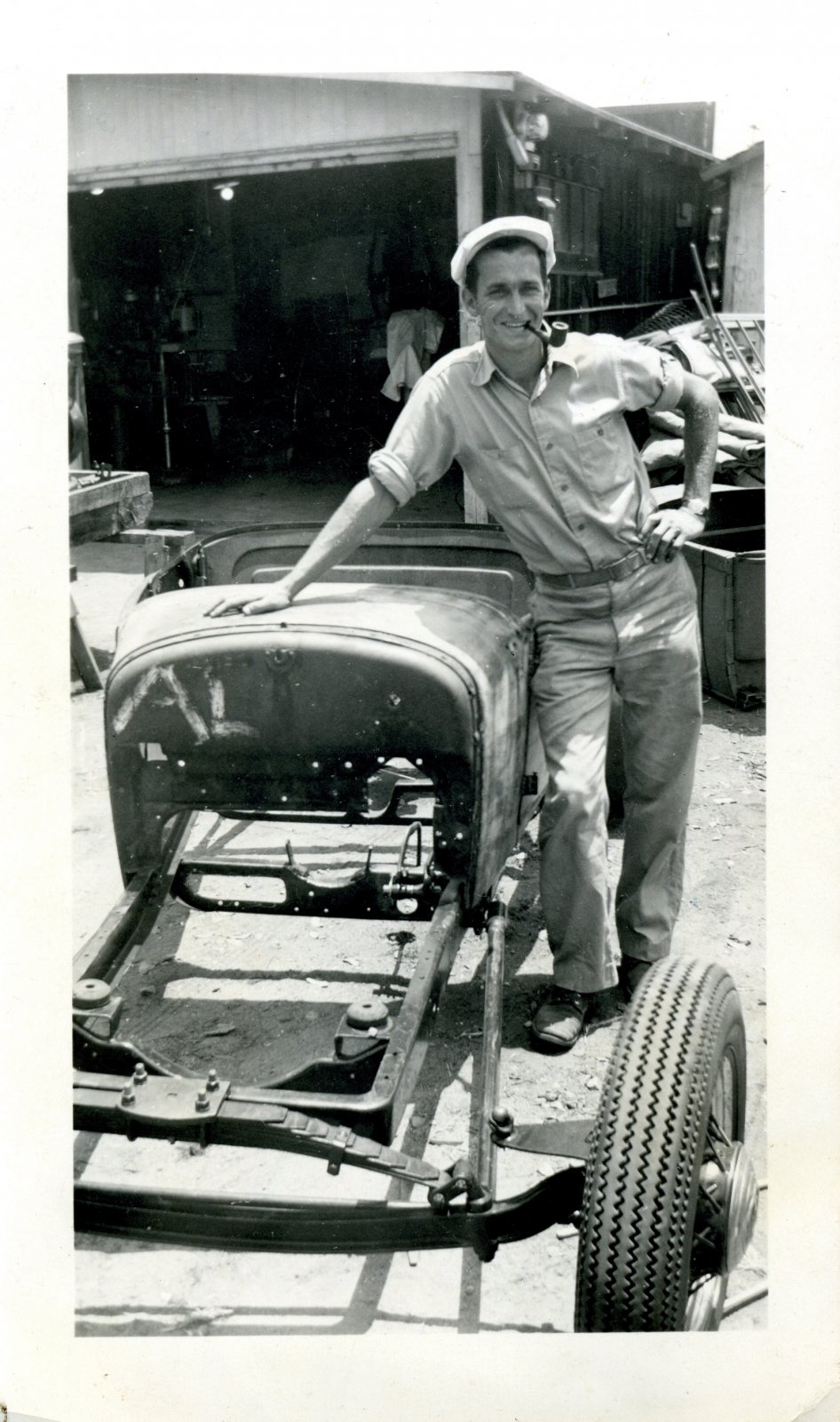 img152 Bob Jackson with Emerson roadster roadster 1948EAEphto .jpg