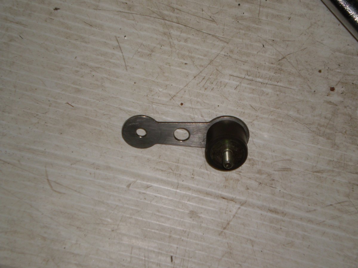 inner wings rubber steadys etc 004.JPG