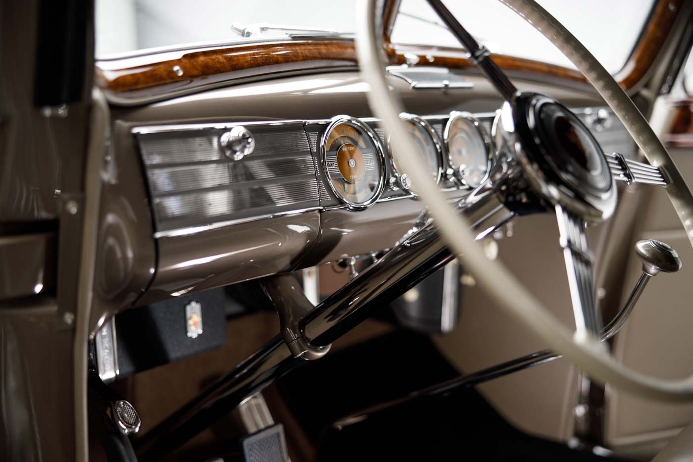 JBS-38-Packard-12-1607-convertible-columbian-beige-Details-039.jpg