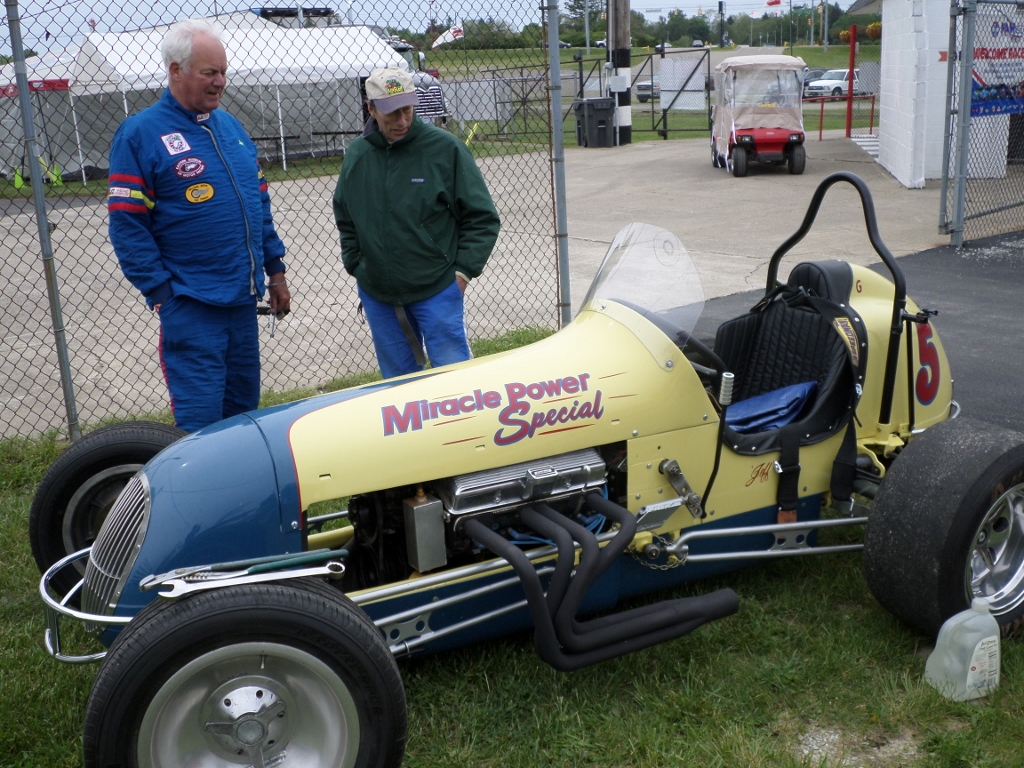 Jeff Waples restored 1948 KK strteched midget Hart Fullerton.jpg