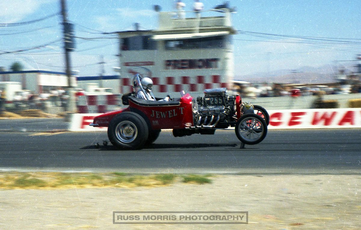 Jewel T flying off the starting line @ Fremont Raceway (by Russ Morris).jpg