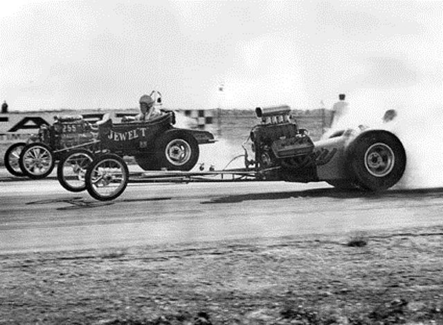 Jewel T vs Ron Love  dragster @ Salinas Drag Strip (by Steve Reyes).jpg