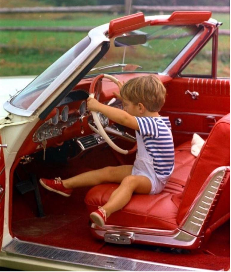 JFKJR.JPG