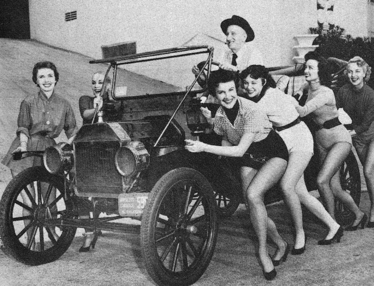 Jimmy Durante and 1911 Ford.jpg