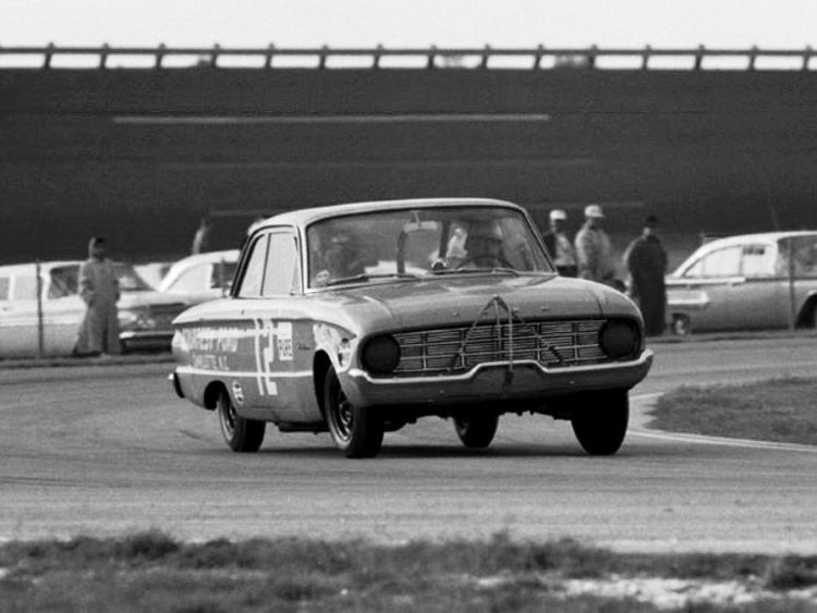 Joe Weatherly\'s \'60 Falcon at 1961 Compact Road Race (by Bob D\'Olivio).jpg