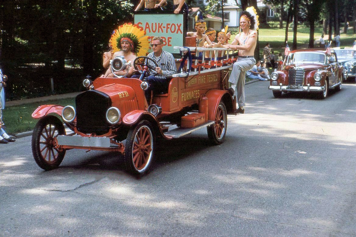 july-4th-parade-in-glen-ellyn-7-1960.jpg