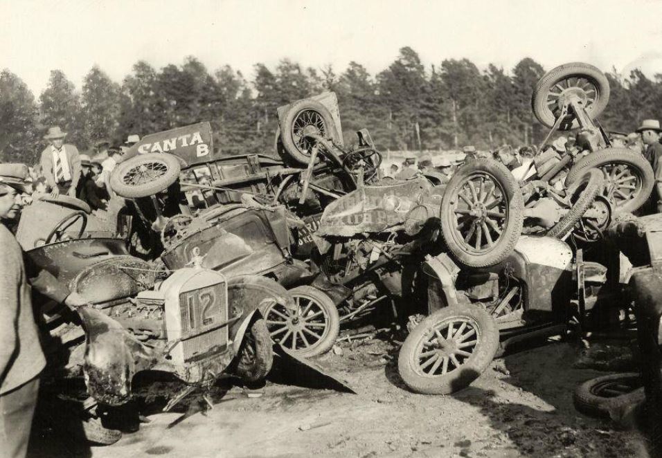 junk yard auction or crash.JPG