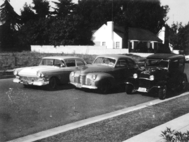 Keith Bush's '32, Joe Vuglia's '41 Chev, & Pepper Snow's '57 Ford - circa 1959.jpg