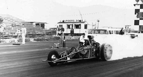 Kenny Ellis\'s wild three wheeled dragster.jpg