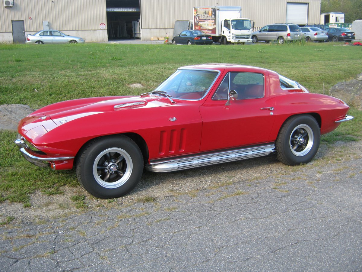 Kevin\'s 66 Corvette coupe 1.jpg